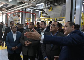 رئيس الوزراء يتفقد الدولية لاستخلاص الزيوت المتعددة “اويلكس oilex“