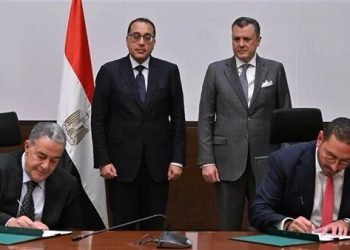 رئيس الوزراء يشهد توقيع اتفاقية تطوير فندق “الريتز-كارلتون بالم هيلز” في “غرب القاهرة”