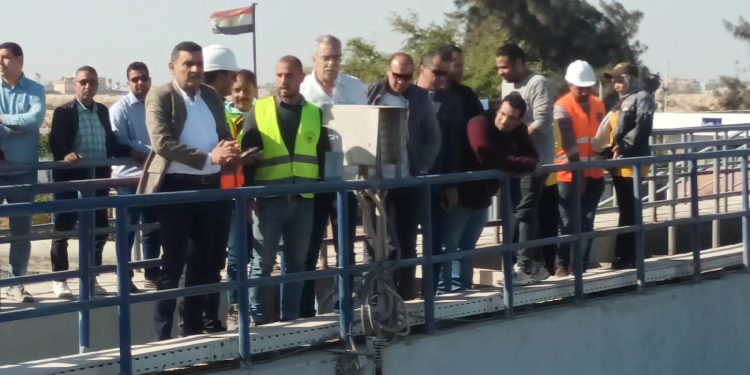 وزير الإسكان يتابع منظومة مياه الشرب والصرف الصحي وترفيق الأراضي ببني سويف الجديدة