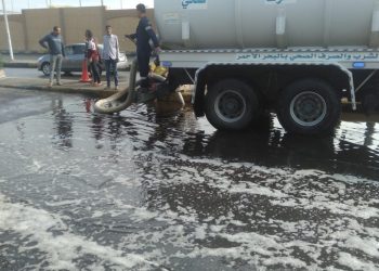 مياه الشرب بالبحر الأحمر تسحب مياه الأمطار بمدن سفاجا والقصير واستمرار حالة الطوارئ