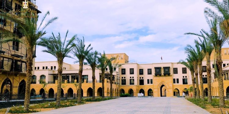 وزير الإسكان يستعرض التصميمات الداخلية للفندق المُنفذ بمشروع “سور مجري العيون”