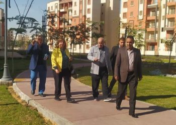 رئيس “صندوق الإسكان الاجتماعي” تتفقد مشروع الإسكان الأخضر بحدائق العاصمة