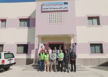 جهاز قنا الجديدة يشارك في تنظيم قافلة طبية مجانية للكشف المبكر على أمراض العيون