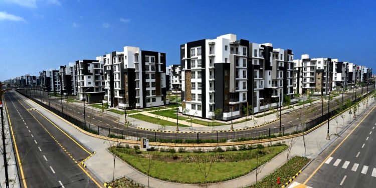 وزير الإسكان: أول يناير.. تسليم 130 عمارة سكنية بمشروع “جنة” بالمنصورة الجديدة لحاجزيها