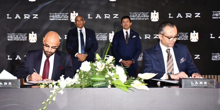 “لارز” للتطوير العمراني توقع بروتوكول تعاون مع وزارة الشباب والرياضة لدعم المشروعات الرياضية