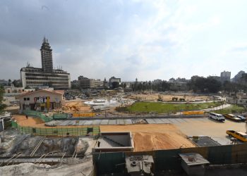 مساعد وزير الإسكان يتفقد سير العمل بمشروع تطوير وإحياء حديقة الأزبكية بمحافظة القاهرة