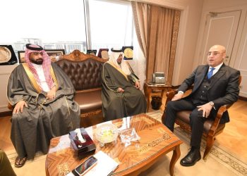 وزير الإسكان يلتقى الأمير خالد بن سعود لعرض الفرص الاستثمارية المتاحة بالمجالات المختلفة