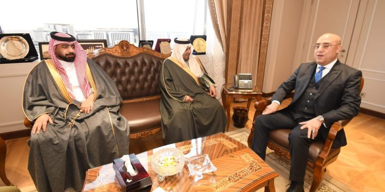 وزير الإسكان يلتقى الأمير خالد بن سعود لعرض الفرص الاستثمارية المتاحة بالمجالات المختلفة