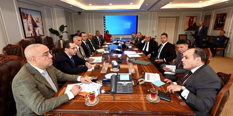 وزيرا الإسكان والصناعة يناقشان مقترحات تطوير المناطق الصناعية بالمدن الجديدة