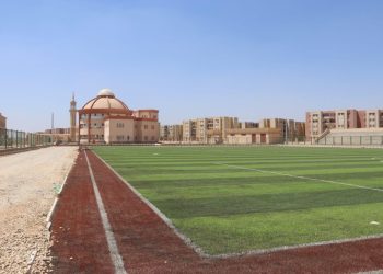 رئيس جهاز العاشر من رمضان يتفقد مشروع نادى المحور الشرقي على مساحة 17 فدانا