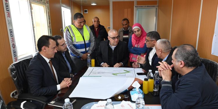 وزير الإسكان يعقد اجتماعا بمنطقة الحزام الأخضر بمدينة 6 أكتوبر لمتابعة موقف طلبات تقنين أوضاع الأراضي بالمنطقة