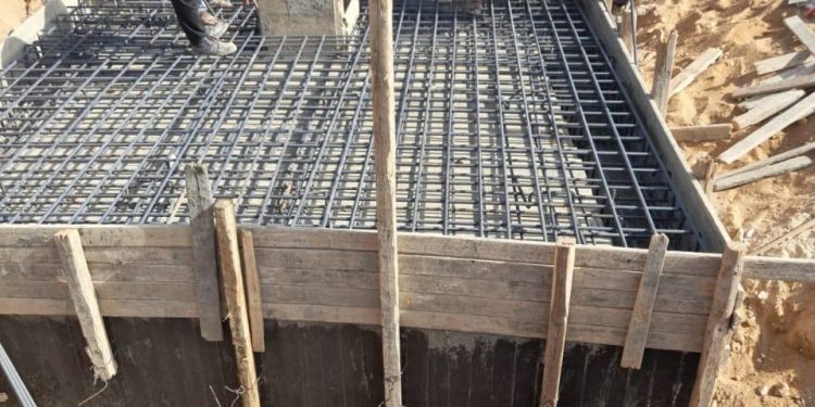 وزير الإسكان يُتابع موقف مشروعات المرافق بالقاهرة الجديدة