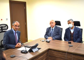 نائب وزير الإسكان يستقبل خبراء أحد المكاتب الاستشارية الدولية لبحث التعاون في معالجة الصرف الصحي واستخدام الحمأة