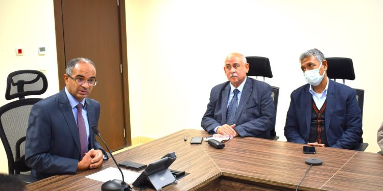 نائب وزير الإسكان يستقبل خبراء أحد المكاتب الاستشارية الدولية لبحث التعاون في معالجة الصرف الصحي واستخدام الحمأة