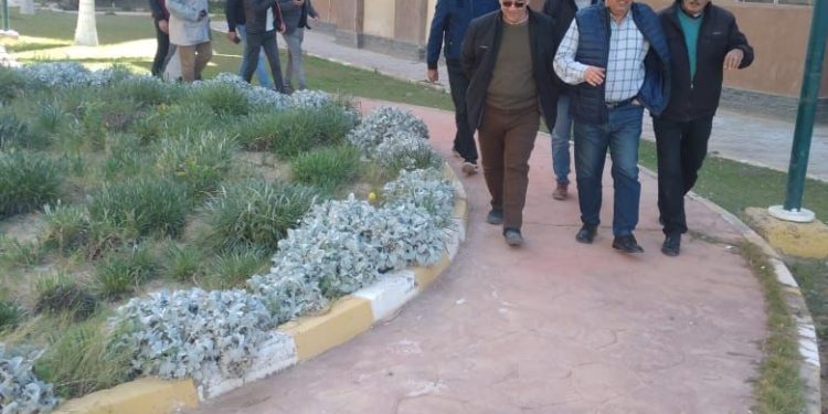 وزير الإسكان يتابع العمل بعددٍ من مشروعات الطرق والمرافق والتطوير الجاري تنفيذها بالسادات