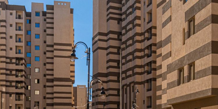 وزير الإسكان: طرح وحدات سكنية كاملة التشطيب بمشروع “valley towers” بمدينة حدائق أكتوبر