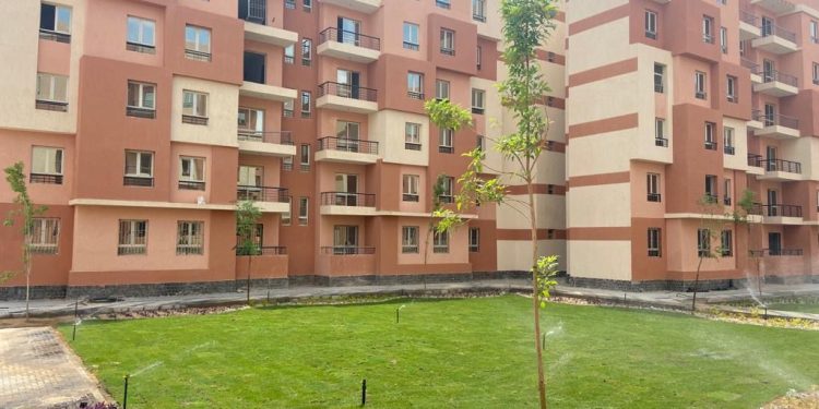 وزير الإسكان: طرح وحدات سكنية بمدينتى العبور وأسيوط الجديدتين لمن لم يحالفهم الحظ بالطرح السابق