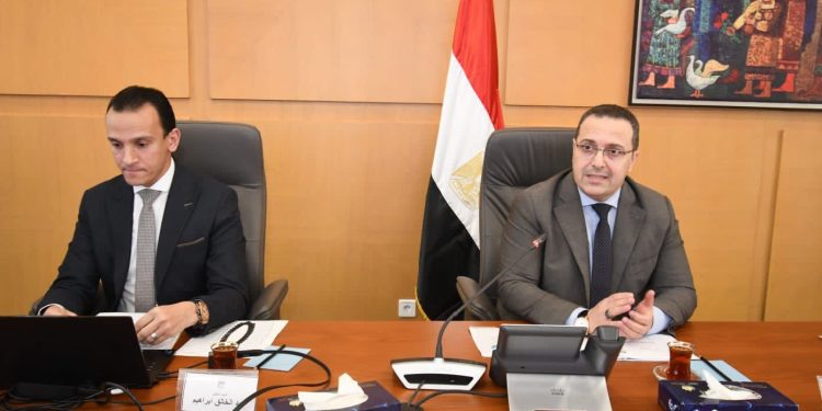مسئولو “الإسكان” يناقشون مع المطورين العقاريين آليات تنفيذ المبادرة المقترحة لتصدير العقار المصري