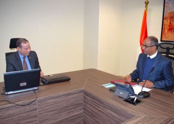 “الإسكان والعربية للتصنيع” تبحثان موقف التصنيع المحلي بمشروعات مياه الشرب والصرف الصحي