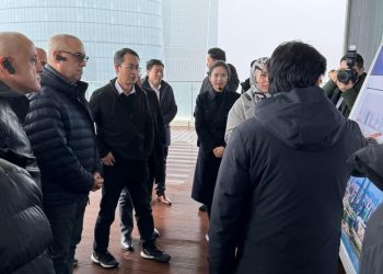 وزير الإسكان يتفقد منطقة الأعمال المركزية والحدائق الأولمبية بمدينة “هانغتشو” الصينية