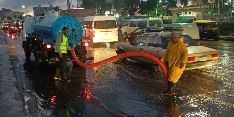 مياه القليوبية تتخذ إجراءات احترازية استعدادًا للأمطار المتوقعة.. ورفع حالة الطوارئ وانتشار معدات الطوارئ