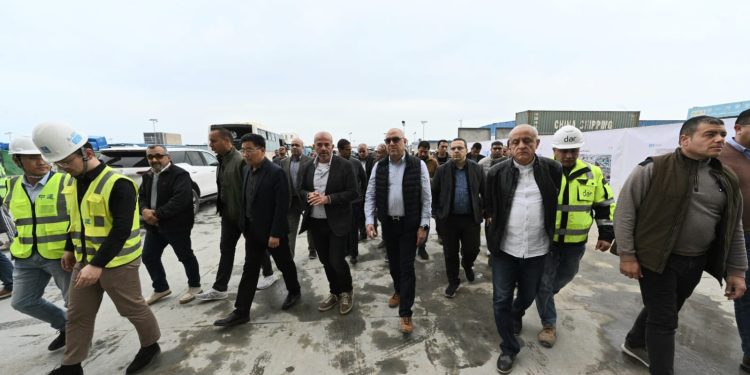 وزير الإسكان يتفقد مشروع أبراج الداون تاون بمدينة العلمين الجديدة