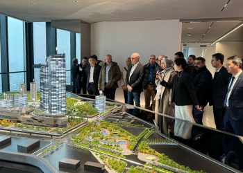 وزير الإسكان يتفقد منطقة الأعمال المركزية بمدينة “شنغهاي” الصينية