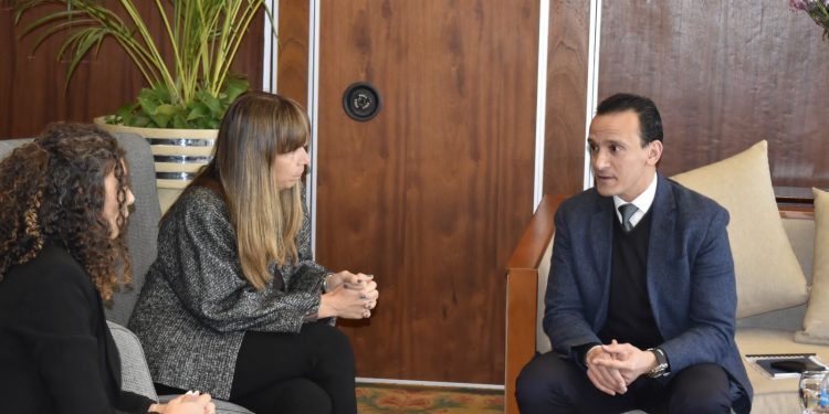 مساعد وزير الإسكان ومسئولو “المجتمعات العمرانية” يدشنون خطة التحول الأخضر لمدينة 6 أكتوبر بالتعاون مع الأوروبي لإعادة الإعمار