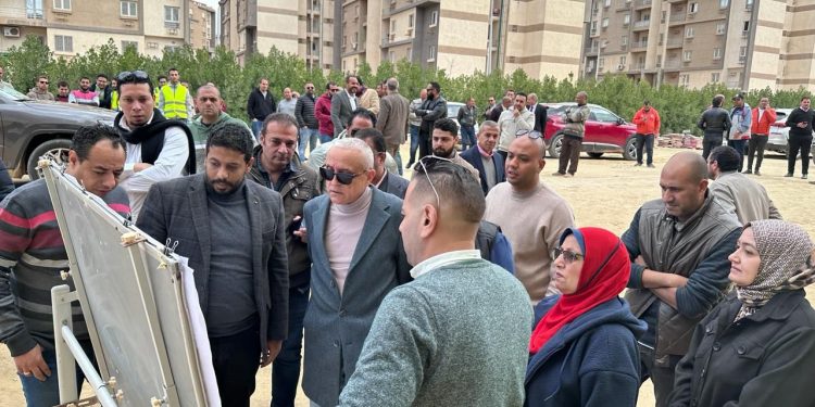 مسئولو الإسكان يتفقدون المشروعات الجاري تنفيذها بمدينة حدائق أكتوبر