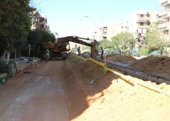 رئيس جهاز 6 أكتوبر يتفقد أعمال التطوير بالمناطق السكنية والمحاور الرئيسية والطرق