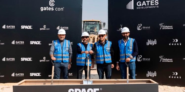 حسن نصر: الانتهاء من أعمال الحفر لبدأ مرحلة صب الخرسانات في مشروع Space commercial complex بالشيخ زايد