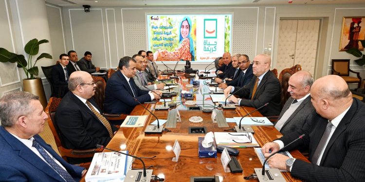 وزيرا الإسكان والإنتاج الحربى يتابعان موقف تنفيذ مشروعات المياه والصرف بمبادرة “حياة كريمة” لتطوير الريف المصرى