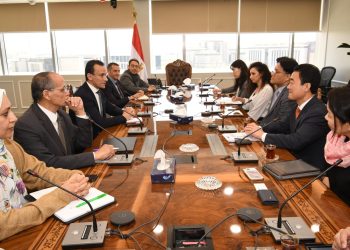 مساعد وزير الإسكان يتابع مع ممثلي وزارة الأراضي والبنية التحتية بكوريا الجنوبية تقدم الأعمال بمشروع تطوير مدينة بدر