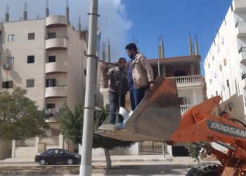 إزالة الإعلانات العشوائية وغير المرخصة بمدينتي دمياط والنوبارية الجديدتين