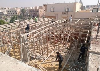 استرداد قطع أراضٍ لمخالفة شروط التعاقد وإزالة مخالفات بناء وإشغالات في حملات بمدينة العبور