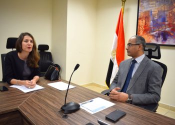 نائب وزير الإسكان يبحث مع ممثلي البنك الدولي والوكالة الفرنسية للتنمية فرص التعاون في تنفيذ مشروعات مياه الشرب والصرف الصحي