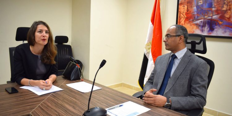 نائب وزير الإسكان يبحث مع ممثلي البنك الدولي والوكالة الفرنسية للتنمية فرص التعاون في تنفيذ مشروعات مياه الشرب والصرف الصحي