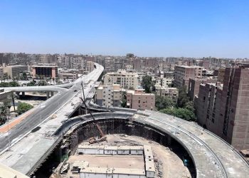 وزير الإسكان يتابع موقف تنفيذ مشروع محور “عمرو بن العاص” الحر بمحافظة الجيزة