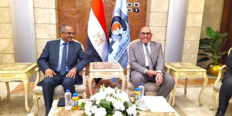 “الإسكان” و”العربية للتصنيع” تبحثان توطين تكنولوجيا صناعة الطلمبات والمهمات الكهروميكانيكية لمشروعات المياه