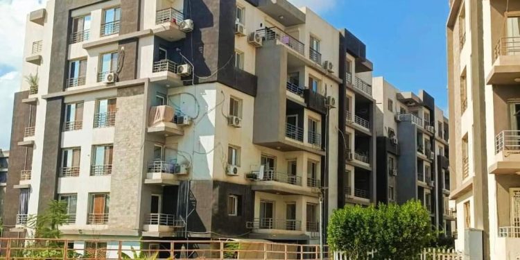 وزير الإسكان يُتابع الموقف التنفيذي لعددٍ من المشروعات التي يتولى تنفيذها جهاز مدينة العبور