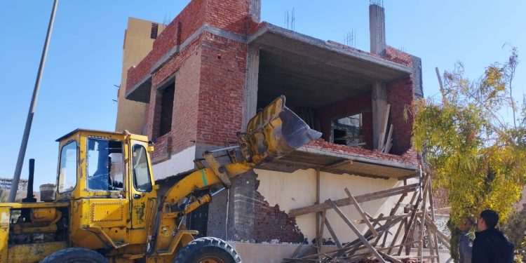 حملات على الإعلانات المخالفة ومخالفات البناء والظواهر العشوائية فى 3 مدن جديدة