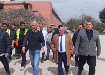 مستشار وزارة الإسكان لقطاع المرافق ورئيس مياه القاهرة يتفقدان محطة الأميرية