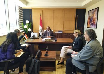 وزير الإسكان يتابع آليات التعاون مع البنك الدولي بمشروعات مياه الشرب والصرف الصحي