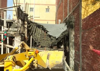 حملات لإزالة مخالفات بناء وإشغالات بعدة مناطق بمدينة بدر