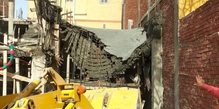 حملات لإزالة مخالفات بناء وإشغالات بعدة مناطق بمدينة بدر