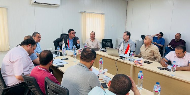 رئيس العاصمة الإدارية يجتمع بممثلي الشركات المنفذة لحي “جاردن سيتي الجديدة”