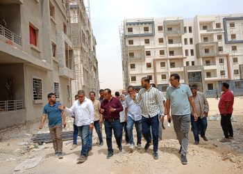 رئيس جهاز مدينة 15 مايو يتفقد المشروعات الجارية .. ويجتمع بمسئولي الجهاز