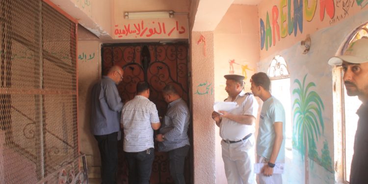 تنفيذ 31 قرار غلق وتشميع لمحال وحضانات ومراكز دروس خصوصية مخالفة بمدينتي الشيخ زايد والسادات