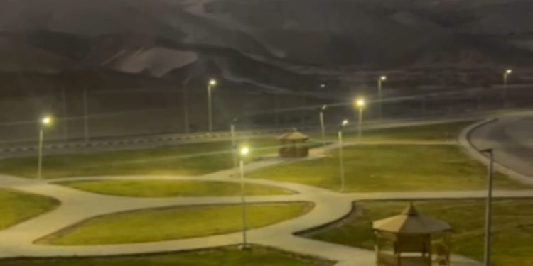 تكثيف صيانة المسطحات الخضراء والمتنزهات بالمدن الجديدة مع عيد شم النسيم وبالتزامن مع فصل الربيع 