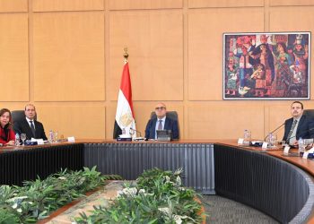 وزير الإسكان يتابع موقف تنفيذ وحدات “سكن لكل المصريين” بالمدن الجديدة والمحافظات